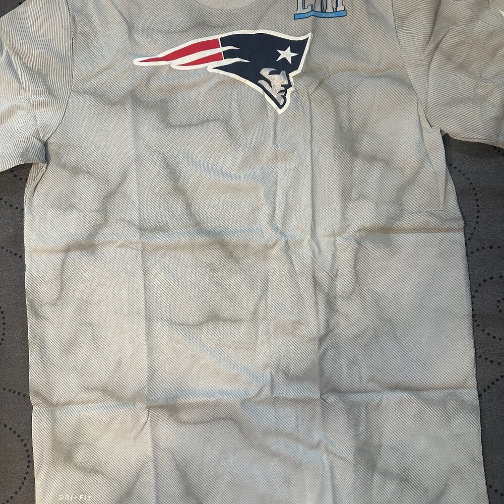 NIKE NEW ENGLAND PATRIOTS SUPER BOWL LII NFL SHIRT 2XL XL L MEN NWOT $52.00